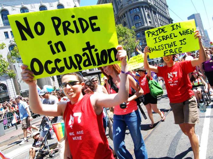 Activists opposing the Israeli occupation of Palestine marched in the 2009 San Francisco LGBT Pride parade. Photo: Rick Gerharter